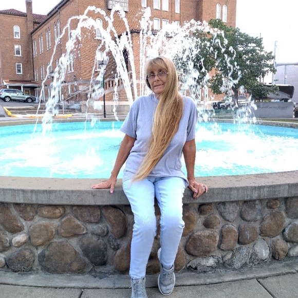 Meet your Posher, Marcella - Picture 1 of 1